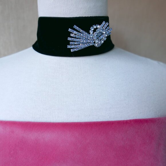 Vintage Blue Rhinestone Bow Brooch - Picture 6 of 6